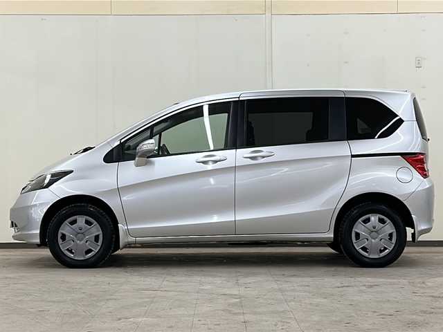 ホンダ フリード FLEX 道央・札幌 2011(平23)年 7万km アラバスターシルバーメタリック /4WD//寒冷地仕様//ワンオーナー//純正メモリーナビ/  (DVD/CD/ワンセグTV)//バックカメラ//片側パワースライドドア//ヘッドライトレベライザー//リアコーナーセンサー//ウィンカーミラー//電動格納ミラー//ミラーヒーター//フロントワイパーデアイサー//社外フロアマット//社外エンジンスターター//リモコンキー//スペアキー//記録簿 H26/28/30/R2/6//取扱説明書/保証書/ナビ取説