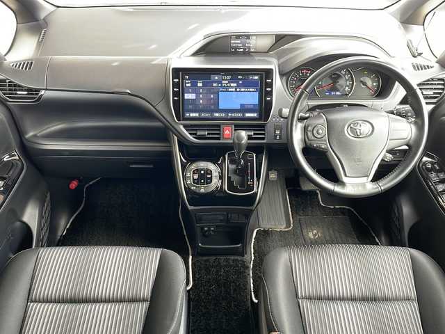 トヨタ ヴォクシー ZS 煌Ⅱ 長野県 2019(令1)年 6.5万km ホワイトパールクリスタルシャイン 4WD/純正10インチメモリーナビ/ CD/DVD/SD/Bluetooth/フルセグTV/バックカメラ/両側パワースライドドア/トヨタセーフティセンス/・レーンキープアシスト/・プリクラッシュセーフティ/・ハイビームアシスト/ETC/カーメイトエンジンスターター/純正16インチアルミ/LEDオートヘッドライト