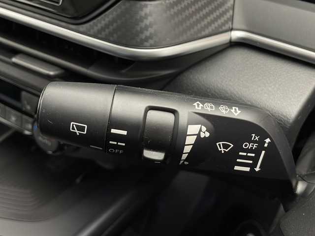 日産 ノート X FOUR 長野県 2023(令5)年 3.4万km ピュアホワイトパール 4WD/純正メモリナビ&フルセグTV&USB&BT/プロパイロット/アダプティブクルーズコントロール/側方支援/後側方支援/駐車支援/ハンドル支援/後退時車両検知/速度標識表示/道路標識表示/前席シートヒーター/ステアリングスイッチ/ステアリングヒーター/全方位カメラ/ビルトインETC/ハロゲンライト/オートライト/オートマチックハイビーム/電動格納ミラー/電動ホールド/オートホールド/純正ホイールキャップ装着/純正フロアマット/プッシュスタート/スマートキー/スペアキー1本/取扱説明書