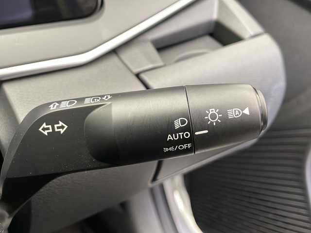 日産 ノート X FOUR 長野県 2023(令5)年 3.4万km ピュアホワイトパール 4WD/純正メモリナビ&フルセグTV&USB&BT/プロパイロット/アダプティブクルーズコントロール/側方支援/後側方支援/駐車支援/ハンドル支援/後退時車両検知/速度標識表示/道路標識表示/前席シートヒーター/ステアリングスイッチ/ステアリングヒーター/全方位カメラ/ビルトインETC/ハロゲンライト/オートライト/オートマチックハイビーム/電動格納ミラー/電動ホールド/オートホールド/純正ホイールキャップ装着/純正フロアマット/プッシュスタート/スマートキー/スペアキー1本/取扱説明書