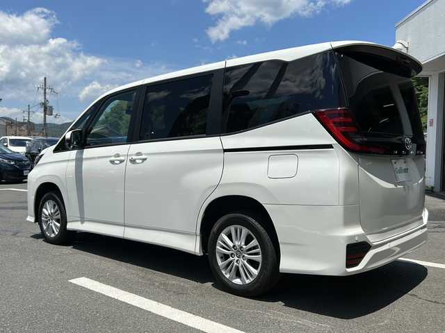 トヨタ ノア S－G 京都府 2023(令5)年 1.8万km ホワイトパールクリスタルシャイン 純正ディスプレイオーディオ　バックカメラ　Ｂｌｕｅｔｏｏｔｈオーディオ　プリクラッシュセーフティ　レーダークルーズコントロール　快適利便パッケージ　両側パワースライドドア　ＬＥＤヘッドライト　禁煙車