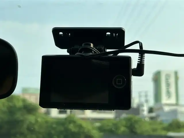 トヨタ ヴィッツ U 長崎県 2014(平26)年 7.6万km ホワイトパールクリスタルシャイン メモリナビ/ワンセグテレビ/バックカメラ/シートヒーター/アイドリングストップ/パワーウィンド/パワーステアリング