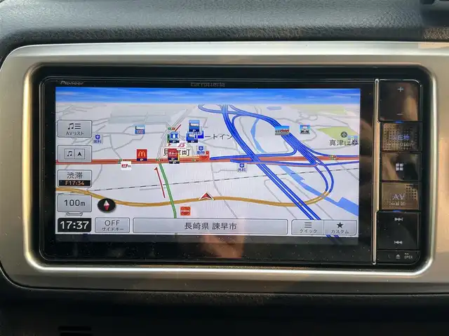 トヨタ ヴィッツ U 長崎県 2014(平26)年 7.6万km ホワイトパールクリスタルシャイン メモリナビ/ワンセグテレビ/バックカメラ/シートヒーター/アイドリングストップ/パワーウィンド/パワーステアリング