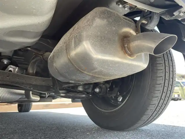 トヨタ ヤリス ハイブリッド Z 滋賀県 2023(令5)年 0.1万km プラチナホワイトパールマイカ ワンオーナー/純正ナビ/(AM/FM/BT/USB)/ブラインドスポットモニター/全方位モニター/ETC2.0(ビルトイン)/前後ドライブレコーダー/シートヒーター/クリアランスソナー/トヨタセーフティセンス/・プリクラッシュセーフティ/・レーントレーシングアシスト/・オートマチックハイビーム/クルーズコントロール/ステアリングヒーター/革巻きステアリング/ステアリングスイッチ/横滑り防止装置/オートライト/LEDヘッドライト/フロアマット/電動格納ミラー/プッシュスタート/EVモード/スペアキー