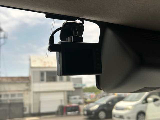 トヨタ タンク カスタムG－T 茨城県 2019(令1)年 7.7万km パールホワイトⅢ パワーステアリング　/パワーウィンドウ　/パーキングアシスト　/アイドリングストップ　/スマートキー　/クルーズコントロール/Ｂｌｕｅｔｏｏｔｈ　/フルセグテレビ　/ウォークスルー　/ドライブレコーダー　/ＥＴＣ２．０