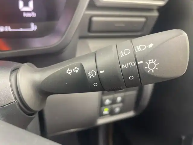 トヨタ ライズ Z 三重県 2020(令2)年 3.7万km ナチュラルベージュマイカM 禁煙車/9インチナビ/　CD/DVD/フルセグTV/Bluetooth/プッシュスタート/アイドリングストップ/スマートキー/スペアキー/レーダークルーズコントロール/ビルトインETC/前方ドラレコ/純正アルミホイール/フォグライト/オートライト