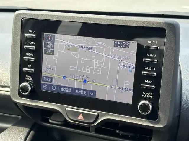 トヨタ ヤリス X 大分県 2020(令2)年 7.6万km ホワイトパールクリスタルシャイン ・純正ナビ(BT.USB.Miracast)/・バックモニター/・プリクラッシュセーフティ/・ブラインドスポットモニター/・レーンキープアシスト/・コーナーセンサー/・ETC/・オートハイビーム/・ステアリングリモコン/・スマートキー