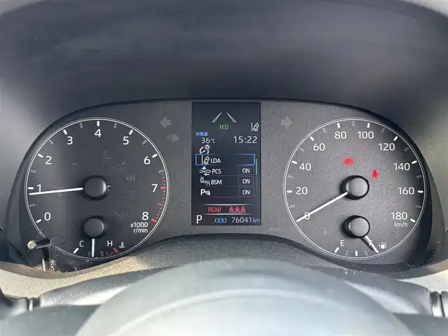 トヨタ ヤリス X 大分県 2020(令2)年 7.6万km ホワイトパールクリスタルシャイン ・純正ナビ(BT.USB.Miracast)/・バックモニター/・プリクラッシュセーフティ/・ブラインドスポットモニター/・レーンキープアシスト/・コーナーセンサー/・ETC/・オートハイビーム/・ステアリングリモコン/・スマートキー