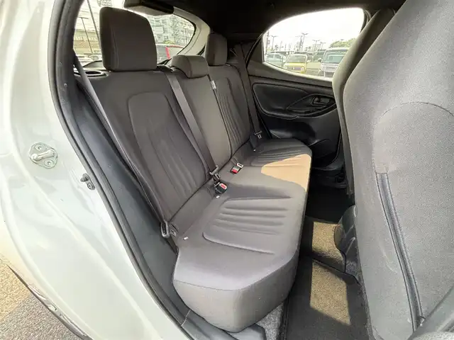 トヨタ ヤリス X 大分県 2020(令2)年 7.6万km ホワイトパールクリスタルシャイン ・純正ナビ(BT.USB.Miracast)/・バックモニター/・プリクラッシュセーフティ/・ブラインドスポットモニター/・レーンキープアシスト/・コーナーセンサー/・ETC/・オートハイビーム/・ステアリングリモコン/・スマートキー