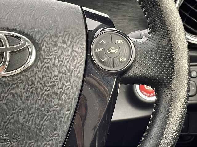 トヨタ アクア G G’s 宮城県 2014(平26)年 6.5万km ライムホワイトパールクリスタルシャイン 純正7インチSDナビ/・BT.HDMI/バックカメラ/フルセグTV/ハーフレザーシート/前席シートヒーター/横滑り防止装置/アイドリングストップ/ステアリングスイッチ/プッシュスタート/スマートキー×2/オートライト/フォグライト/ワイパーデアイサー/LEDビーム/純正17インチアルミホイール/純正フロアマット/ドアバイザー