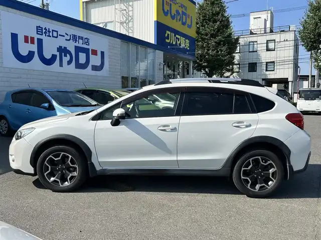 スバル インプレッサ ＸＶ 2．0i－L 東京都 2015(平27)年 9.9万km クリスタルホワイトP (株)IDOMが運営する【じしゃロン昭島店】の自社ローン専用車両になります。/こちらは現金またはオートローンご利用時の価格です。自社ローンご希望の方は別途その旨お申付け下さい/純正ナビ（ＳＤ・ＤＶＤ・ＴＶ）/バックカメラ/Bluetooth/ETC/USB/４WD/パワーシート（運転席・助手席）/ルーフレール/パドルシフト/AUTOライト/LEDライト/純正フロアマット/純正アルミホイール