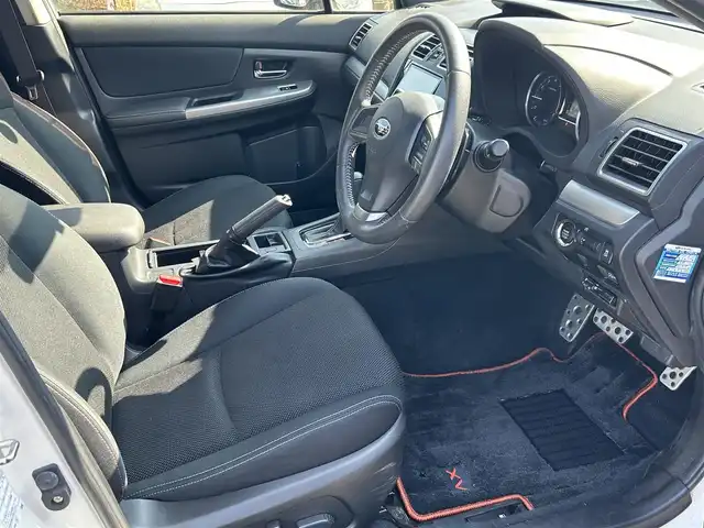 スバル インプレッサ ＸＶ 2．0i－L 東京都 2015(平27)年 9.9万km クリスタルホワイトP (株)IDOMが運営する【じしゃロン昭島店】の自社ローン専用車両になります。/こちらは現金またはオートローンご利用時の価格です。自社ローンご希望の方は別途その旨お申付け下さい/純正ナビ（ＳＤ・ＤＶＤ・ＴＶ）/バックカメラ/Bluetooth/ETC/USB/４WD/パワーシート（運転席・助手席）/ルーフレール/パドルシフト/AUTOライト/LEDライト/純正フロアマット/純正アルミホイール