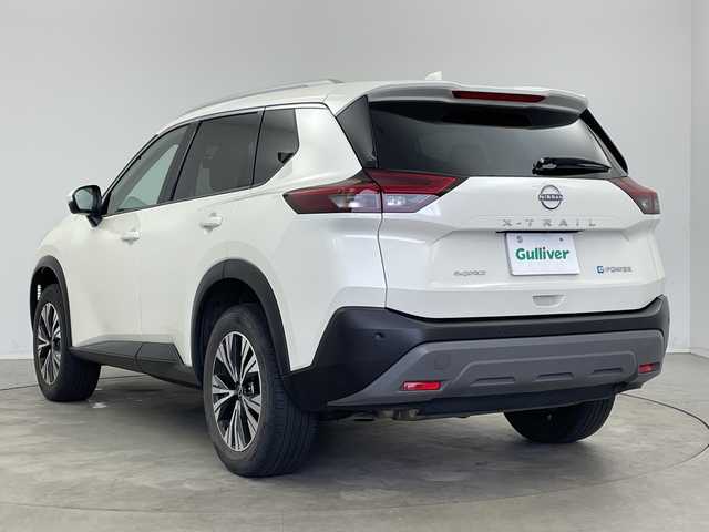 日産 エクストレイル X e－4ORCE 新潟県 2022(令4)年 3万km ブリリアントホワイトパール 純正メモリナビ/　フルセグTV/Bluetooth/プロパイロット/衝突被害軽減ブレーキ/レーンキープアシスト/レーダークルーズコントロール/アラウンドビューモニター/デジタルインナーミラー/ドライブレコーダー/D席パワーシート/全席シートヒーター/ステアリングヒーター/ETC/前後コーナーセンサー/横滑り防止装置/LEDヘッドライト