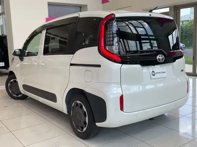 トヨタ シエンタ ハイブリッド Z 埼玉県 2022(令4)年 1.2万km ホワイトパールクリスタルシャイン トヨタセーフティーセンス　/10.5インチディスプレイオーディオ（ナビ／ＴＶ付）　/パノラマビューモニター　/両側パワースライドドア　/レーダークルーズコントロール　/LED　/ブラインドスポットモニター/ステアリングスイッチ　/ETC
