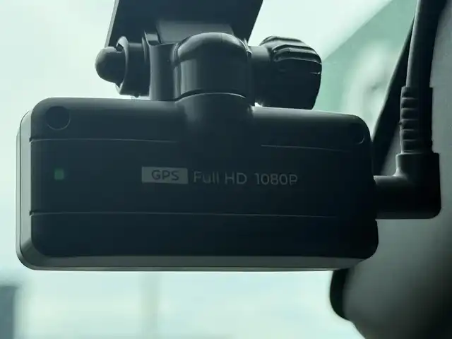 トヨタ ライズ Z 千葉県 2024(令6)年 1.4万km ブラックマイカメタリック 純正ディスプレイオーディオ/フルセグTV/BT/USB/HDMI/パノラミックビュー/バックカメラ/レーダークルーズコントロール/デジタルインナーミラー/前後ドライブレコーダー/ETC2.0/トヨタスマートアシスト/ブラインドスポットモニター/リヤクロストラフィックアラート/黒革シートカバー/バックフォグ/オートライト/LEDヘッドライト/LEDフォグランプ
