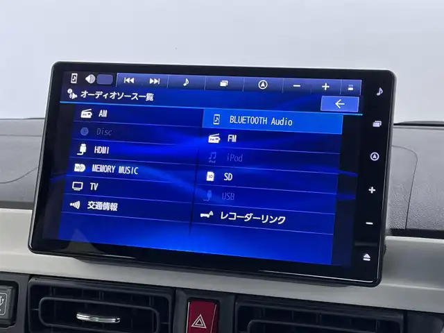 ダイハツ ムーヴ キャンバス ストライプス G 埼玉県 2023(令5)年 1.7万km シャイニングホワイトパール/スムーズグレーマイカメタリック 純正10インチナビ/CD DVD 地デジTV　Bluetooth HDMI/バックカメラ/衝突軽減ブレーキ/両側パワースライドドア/ドライブレコーダー/ワイヤレス充電器/シートヒーター/ホッとカップホルダー/LEDオートライト/オートハイビーム/ETC