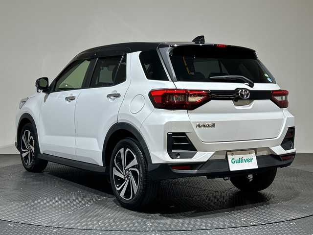 トヨタ ライズ Z 愛媛県 2021(令3)年 7.5万km ブラックマイカメタリック/シャイニングホワイトパール ９型ナビ/フルセグ／Ｂｌｕｅｔｏｏｔｈ/全方位カメラ/衝突軽減ブレーキ/レーンキープアシスト/レーダークルーズコントロール/前後コーナーセンサー/ＥＴＣ/前後ドライブレコーダー/フロントフォグランプ/前後コーナーセンサー/スペアキー/DN席シートヒーター