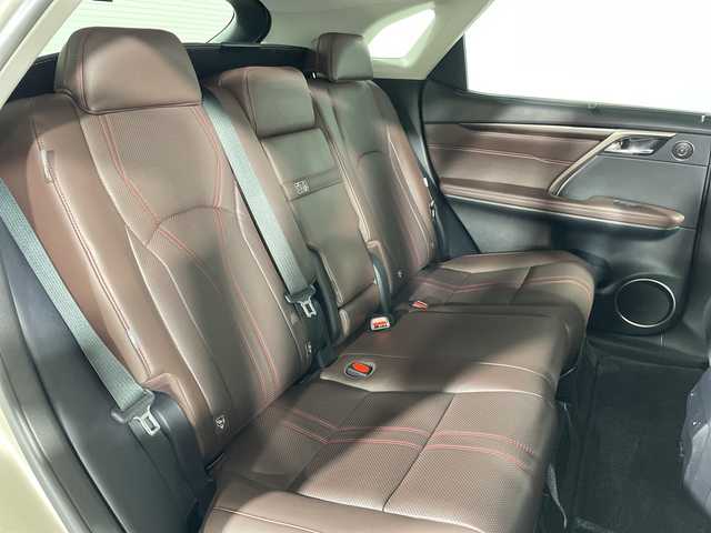 レクサス ＲＸ 450h バージョンL 広島県 2022(令4)年 2.7万km アイスエクリュマイカメタリック 純正12.3型ナビ/パノラミックビューモニター/3眼LEDヘッドランプ/茶革シート/パワーシート（運転席/助手席/後席）/シートヒーター（運転席/助手席/後席）/シートベンチレーション（運転席/助手席）/ステアリングヒーター/パワーバックドア/Lexus Safety System+/・プリクラッシュセーフティ/・レーントレーシングアシスト/・アダプティブハイビーム/・レーダークルーズコントロール/・ロードサインアシスト/ブラインドスポットモニター/パーキングサポートブレーキ/ヘッドアップディスプレイ/パドルシフト/電動パーキングブレーキ/オートブレーキホールド/ETC2.0/AC100V/1500W電源/USB入力端子/ドライブレコーダー