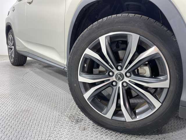 レクサス ＲＸ 450h バージョンL 広島県 2022(令4)年 2.7万km アイスエクリュマイカメタリック 純正12.3型ナビ/パノラミックビューモニター/3眼LEDヘッドランプ/茶革シート/パワーシート（運転席/助手席/後席）/シートヒーター（運転席/助手席/後席）/シートベンチレーション（運転席/助手席）/ステアリングヒーター/パワーバックドア/Lexus Safety System+/・プリクラッシュセーフティ/・レーントレーシングアシスト/・アダプティブハイビーム/・レーダークルーズコントロール/・ロードサインアシスト/ブラインドスポットモニター/パーキングサポートブレーキ/ヘッドアップディスプレイ/パドルシフト/電動パーキングブレーキ/オートブレーキホールド/ETC2.0/AC100V/1500W電源/USB入力端子/ドライブレコーダー
