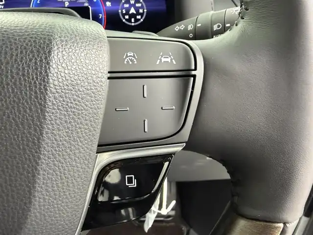 トヨタ アルファード ＰＨＥＶ エグゼクティブ ラウンジ 愛知県 2025(令7)年 0.1万km プラチナホワイトパールマイカ PHEV/ユニバーサルステップ/左右独立ムーンルーフ/置くだけ充電/純正１４インチディスプレイオーディオ/CD/DVDデッキ/ドラレコ/ETC2.0/デジタルインナーミラー/パノラミックビューモニター/リアエンターテインメント/JBLサウンド/ヘッドアップディスプレイ/トヨタチームメイト/トヨタセーフティセンス/ ・プリクラッシュセーフティ/ ・レーントレーシングアシスト/ ・レーダークルーズコントロール/ ・ブラインドスポットモニター/ ・クリアランスソナー/純正19インチアルミ