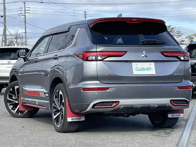 三菱 アウトランダー ＰＨＥＶ P 道央・札幌 2022(令4)年 2.9万km チタニウムグレーメタリック ４WD/プラグインハイブリッド/寒冷地仕様/BOSEサウンドシステム/純正メーカーナビ/AM/FM/BT/フルセグ/衝突被害軽減ブレーキ/横滑り防止装置/アダプティブクルーズコントロール/ヒルディセントコントロール/レーンキープアシスト/クリアランスソナー/アラウンドビューモニター/ドライブレコーダー/自動防眩ミラー/DRIVEMODE切替/EVMODE/ワイパーデアイサー/パワーバックドア/前席パワーシート/前席メモリーシート/前席/２列目シートヒーター/レザーシート/革巻きステアリング/ステアリングリモコン/パドルシフト/ハンドルヒーター/AC100V/電動パーキング/ブレーキホールド/プッシュスタート/スマートキー/LEDヘッドライト/オートライト/フォグランプ/電動格納ミラー/ウィンカーミラー/純正フロアマット/ドアバイザー/スペアキー