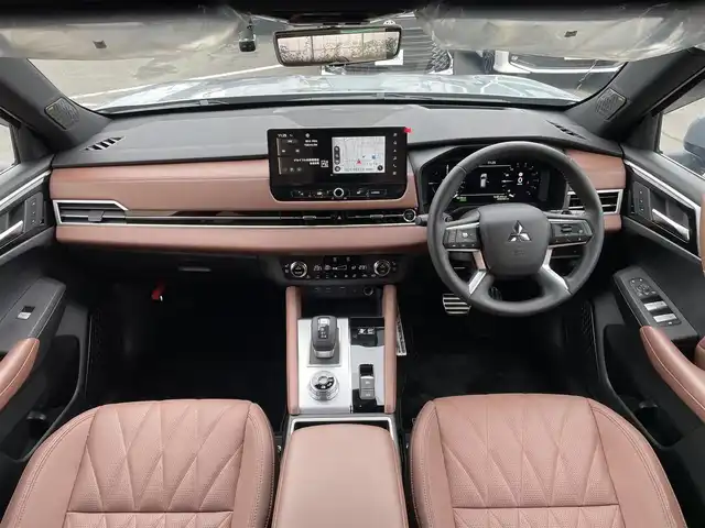 三菱 アウトランダー ＰＨＥＶ P エグゼクティブパッケージ 東京都 2024(令6)年 0.9万km グレーⅡ 純正メーカーナビ/BT/USB/HDMI/パノラマサンルーフ/ダイナミックサウンドYAMAHAアルティメット/置くだけ充電/デジタルインナーミラー/フルセグTV/全方位カメラ/レーダークルーズコントロール/前席パワーシート/前席メモリーシート/前席シートヒーター/ステアリングヒーター/パドルシフト/ドライブレコーダー前後/LEDヘッドライト/スマートキー