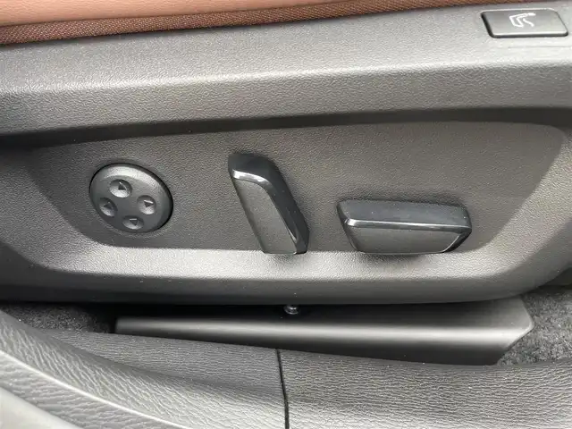 三菱 アウトランダー ＰＨＥＶ P エグゼクティブパッケージ 東京都 2024(令6)年 0.9万km グレーⅡ 純正メーカーナビ/BT/USB/HDMI/パノラマサンルーフ/ダイナミックサウンドYAMAHAアルティメット/置くだけ充電/デジタルインナーミラー/フルセグTV/全方位カメラ/レーダークルーズコントロール/前席パワーシート/前席メモリーシート/前席シートヒーター/ステアリングヒーター/パドルシフト/ドライブレコーダー前後/LEDヘッドライト/スマートキー