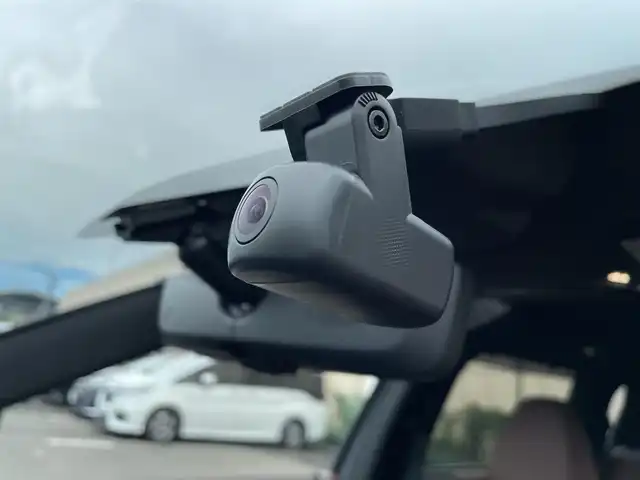 三菱 アウトランダー ＰＨＥＶ P エグゼクティブパッケージ 東京都 2024(令6)年 0.9万km グレーⅡ 純正メーカーナビ/BT/USB/HDMI/パノラマサンルーフ/ダイナミックサウンドYAMAHAアルティメット/置くだけ充電/デジタルインナーミラー/フルセグTV/全方位カメラ/レーダークルーズコントロール/前席パワーシート/前席メモリーシート/前席シートヒーター/ステアリングヒーター/パドルシフト/ドライブレコーダー前後/LEDヘッドライト/スマートキー