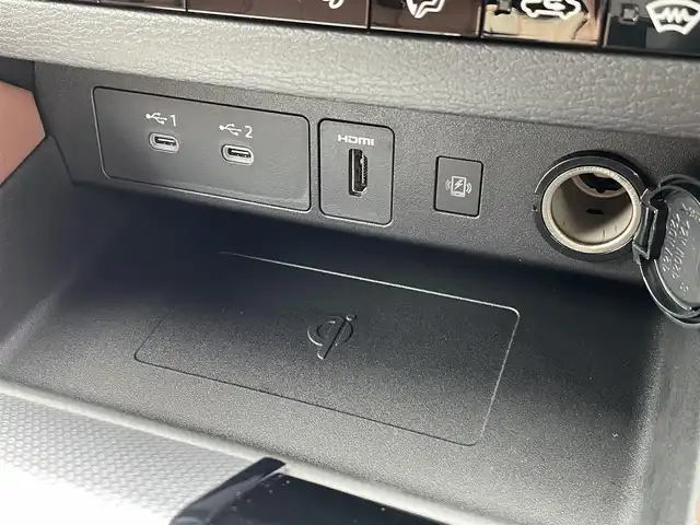 三菱 アウトランダー ＰＨＥＶ P エグゼクティブパッケージ 東京都 2024(令6)年 0.9万km グレーⅡ 純正メーカーナビ/BT/USB/HDMI/パノラマサンルーフ/ダイナミックサウンドYAMAHAアルティメット/置くだけ充電/デジタルインナーミラー/フルセグTV/全方位カメラ/レーダークルーズコントロール/前席パワーシート/前席メモリーシート/前席シートヒーター/ステアリングヒーター/パドルシフト/ドライブレコーダー前後/LEDヘッドライト/スマートキー