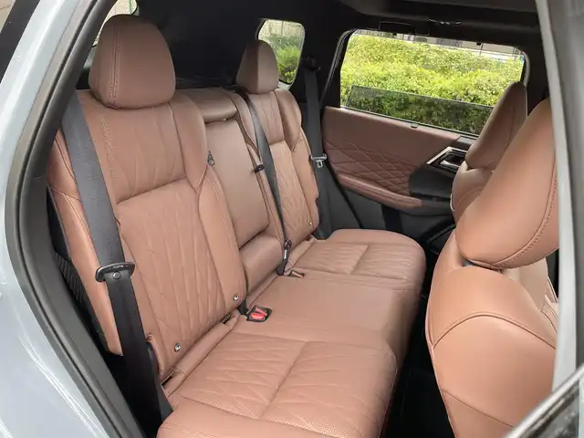 三菱 アウトランダー ＰＨＥＶ P エグゼクティブパッケージ 東京都 2024(令6)年 0.9万km グレーⅡ 純正メーカーナビ/BT/USB/HDMI/パノラマサンルーフ/ダイナミックサウンドYAMAHAアルティメット/置くだけ充電/デジタルインナーミラー/フルセグTV/全方位カメラ/レーダークルーズコントロール/前席パワーシート/前席メモリーシート/前席シートヒーター/ステアリングヒーター/パドルシフト/ドライブレコーダー前後/LEDヘッドライト/スマートキー