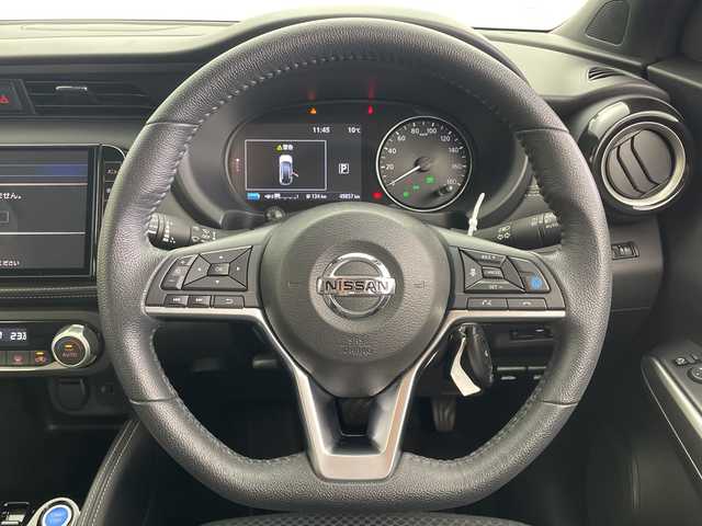 日産 キックス X 愛知県 2021(令3)年 5万km ダークメタルグレー/ピュアブラック 2トーン 純正９インチメモリナビ・フルセグTV/アラウンドビューモニター/ハーフレザーシート/プロパイロット/LEDヘッドライト/インテリジェントスマートルームミラー/ルーフレール/エマージェンシーブレーキ/アクセル踏み間違い防止/ETC