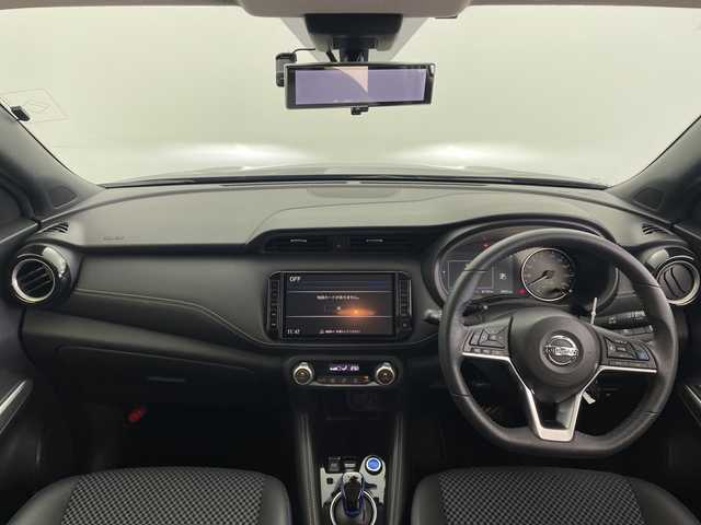 日産 キックス X 愛知県 2021(令3)年 5万km ダークメタルグレー/ピュアブラック 2トーン 純正９インチメモリナビ・フルセグTV/アラウンドビューモニター/ハーフレザーシート/プロパイロット/LEDヘッドライト/インテリジェントスマートルームミラー/ルーフレール/エマージェンシーブレーキ/アクセル踏み間違い防止/ETC