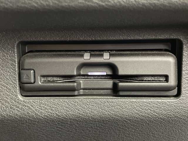 日産 キックス X 愛知県 2021(令3)年 5万km ダークメタルグレー/ピュアブラック 2トーン 純正９インチメモリナビ・フルセグTV/アラウンドビューモニター/ハーフレザーシート/プロパイロット/LEDヘッドライト/インテリジェントスマートルームミラー/ルーフレール/エマージェンシーブレーキ/アクセル踏み間違い防止/ETC