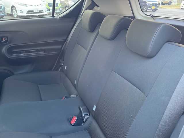 トヨタ アクア 兵庫県 2017(平29)年 7.5万km ライムホワイトパールクリスタルシャイン 社外ナビ（AM/FM/BT)/・フルセグTV/バックカメラ/レーンアシスト/オートライト/衝突軽減システム/横滑り防止/ステアリングスイッチ/車両接近通報装置/ECOモード/EVモード/LEDヘッドライト/ビルトインETC