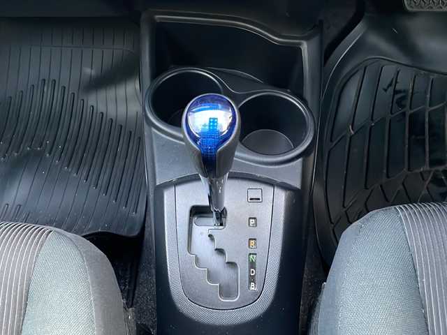 トヨタ アクア 兵庫県 2017(平29)年 7.5万km ライムホワイトパールクリスタルシャイン 社外ナビ（AM/FM/BT)/・フルセグTV/バックカメラ/レーンアシスト/オートライト/衝突軽減システム/横滑り防止/ステアリングスイッチ/車両接近通報装置/ECOモード/EVモード/LEDヘッドライト/ビルトインETC