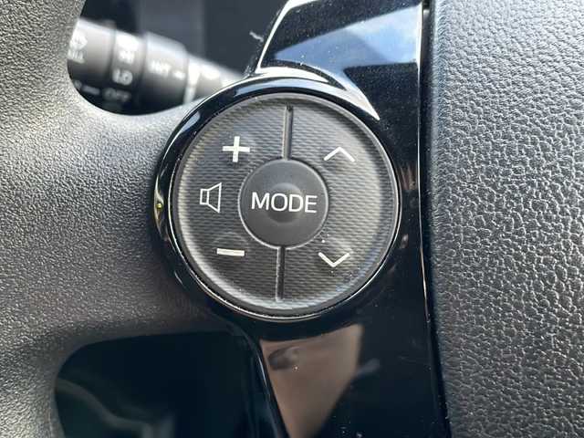 トヨタ アクア 兵庫県 2017(平29)年 7.5万km ライムホワイトパールクリスタルシャイン 社外ナビ（AM/FM/BT)/・フルセグTV/バックカメラ/レーンアシスト/オートライト/衝突軽減システム/横滑り防止/ステアリングスイッチ/車両接近通報装置/ECOモード/EVモード/LEDヘッドライト/ビルトインETC