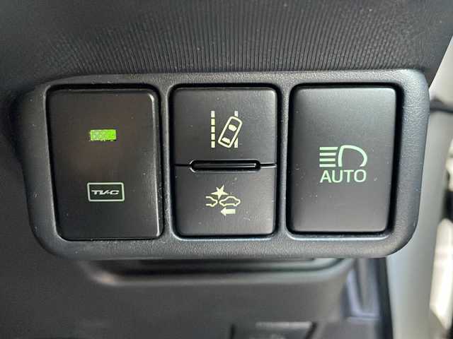 トヨタ アクア 兵庫県 2017(平29)年 7.5万km ライムホワイトパールクリスタルシャイン 社外ナビ（AM/FM/BT)/・フルセグTV/バックカメラ/レーンアシスト/オートライト/衝突軽減システム/横滑り防止/ステアリングスイッチ/車両接近通報装置/ECOモード/EVモード/LEDヘッドライト/ビルトインETC