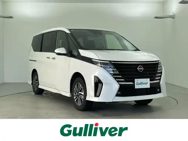 日産 セレナ ハイウェイスター V 福井県 2023(令5)年 5.6万km プリズムホワイト ４WD/プロパイロット/・衝突軽減ブレーキ/・車線逸脱警報機能/・レーンキープアシスト/・クルーズコントロール（追従有）/12.3インチナビゲーション/【AM/FM/Bluetooth/フルセグTV】/アラウンドビューモニター/ETC2.0/両側パワースライドドア/オートライト/LEDヘッドライド/コーナーセンサー/プッシュスタート/スマートキー/フロアマット