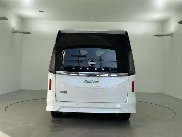 日産 セレナ ハイウェイスター V 福井県 2023(令5)年 5.6万km プリズムホワイト ４WD/プロパイロット/・衝突軽減ブレーキ/・車線逸脱警報機能/・レーンキープアシスト/・クルーズコントロール（追従有）/12.3インチナビゲーション/【AM/FM/Bluetooth/フルセグTV】/アラウンドビューモニター/ETC2.0/両側パワースライドドア/オートライト/LEDヘッドライド/コーナーセンサー/プッシュスタート/スマートキー/フロアマット