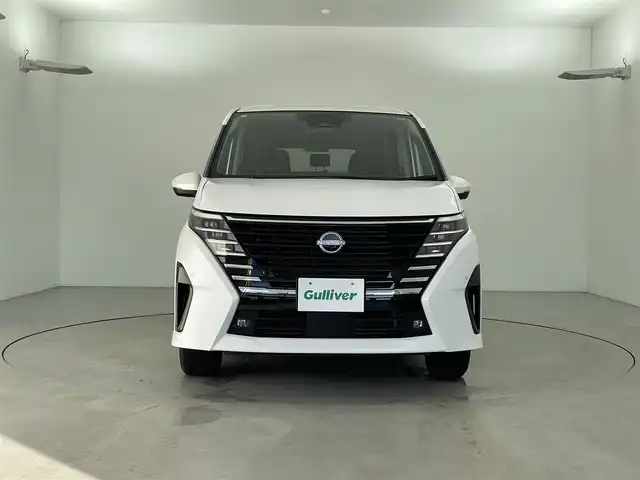 日産 セレナ ハイウェイスター V 福井県 2023(令5)年 5.6万km プリズムホワイト ４WD/プロパイロット/・衝突軽減ブレーキ/・車線逸脱警報機能/・レーンキープアシスト/・クルーズコントロール（追従有）/12.3インチナビゲーション/【AM/FM/Bluetooth/フルセグTV】/アラウンドビューモニター/ETC2.0/両側パワースライドドア/オートライト/LEDヘッドライド/コーナーセンサー/プッシュスタート/スマートキー/フロアマット