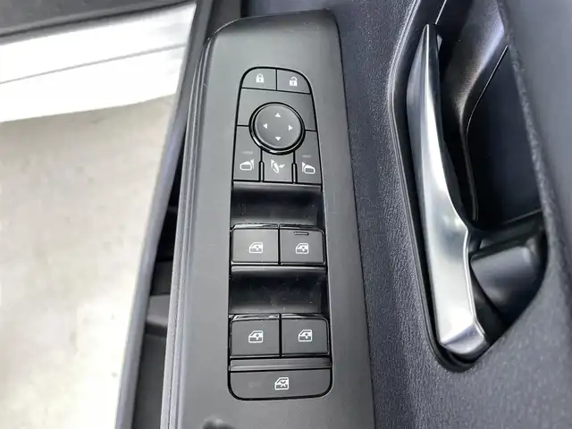 日産 セレナ ハイウェイスター V 福井県 2023(令5)年 5.6万km プリズムホワイト ４WD/プロパイロット/・衝突軽減ブレーキ/・車線逸脱警報機能/・レーンキープアシスト/・クルーズコントロール（追従有）/12.3インチナビゲーション/【AM/FM/Bluetooth/フルセグTV】/アラウンドビューモニター/ETC2.0/両側パワースライドドア/オートライト/LEDヘッドライド/コーナーセンサー/プッシュスタート/スマートキー/フロアマット