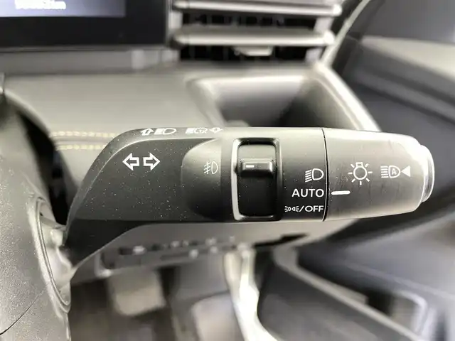 日産 セレナ ハイウェイスター V 福井県 2023(令5)年 5.6万km プリズムホワイト ４WD/プロパイロット/・衝突軽減ブレーキ/・車線逸脱警報機能/・レーンキープアシスト/・クルーズコントロール（追従有）/12.3インチナビゲーション/【AM/FM/Bluetooth/フルセグTV】/アラウンドビューモニター/ETC2.0/両側パワースライドドア/オートライト/LEDヘッドライド/コーナーセンサー/プッシュスタート/スマートキー/フロアマット