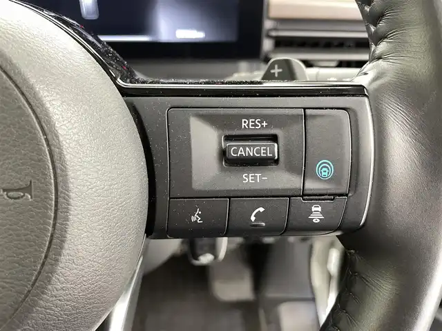 日産 セレナ ハイウェイスター V 福井県 2023(令5)年 5.6万km プリズムホワイト ４WD/プロパイロット/・衝突軽減ブレーキ/・車線逸脱警報機能/・レーンキープアシスト/・クルーズコントロール（追従有）/12.3インチナビゲーション/【AM/FM/Bluetooth/フルセグTV】/アラウンドビューモニター/ETC2.0/両側パワースライドドア/オートライト/LEDヘッドライド/コーナーセンサー/プッシュスタート/スマートキー/フロアマット