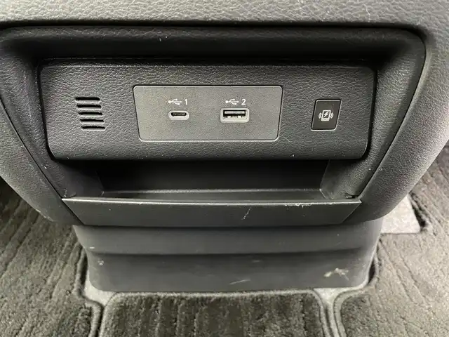 日産 セレナ ハイウェイスター V 福井県 2023(令5)年 5.6万km プリズムホワイト ４WD/プロパイロット/・衝突軽減ブレーキ/・車線逸脱警報機能/・レーンキープアシスト/・クルーズコントロール（追従有）/12.3インチナビゲーション/【AM/FM/Bluetooth/フルセグTV】/アラウンドビューモニター/ETC2.0/両側パワースライドドア/オートライト/LEDヘッドライド/コーナーセンサー/プッシュスタート/スマートキー/フロアマット