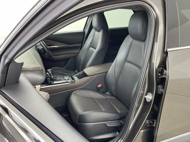 マツダ ＣＸ－３０ 20S Lパッケージ 兵庫県 2020(令2)年 2.1万km チタニウムフラッシュマイカ ・i-ACTIVSENSE/・スマートブレーキサポート/・スマートブレーキサポート（後進時）/・車間制御/・レーダークルーズコントロール/・オートマチックハイビーム/・速度標識警報/・ドライバーモニタリング/・前側方接近車両検知/・後側方接近車両検知/・車線逸脱警報システム/・ブラインドスポットモニター/・レーンキープアシストシステム/・前後パーキングセンサー/・純正8.8型SDナビ＆TV＆BT＆USB＆DVD/・360°カメラ/・黒革シート/・前席パワーシート/・前席シートヒーター/・運転席メモリーシート/・アイドリングストップ/・横滑り防止装置/・パワーバックドア/・革巻きステアリング/・ステアリングスイッチ/・ステアリングヒーター/・純正フロアマット/・電子パーキング/・オートホールド/・スマートキー/・プッシュスタート/・ビルトインETC/・電動格納ミラー/・LEDヘッドライト/・オートライト/・純正18インチアルミホイール