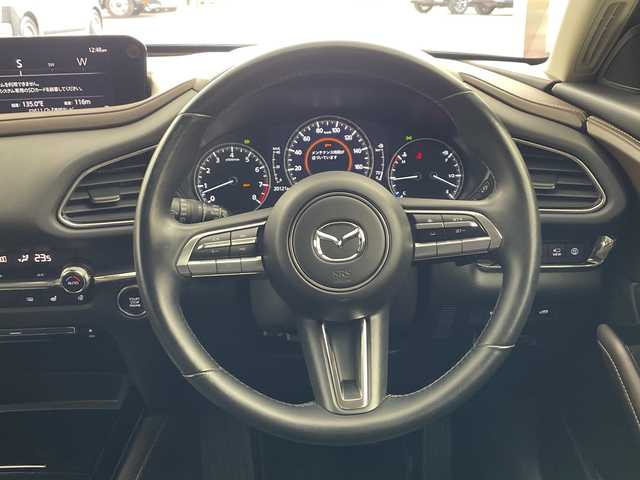 マツダ ＣＸ－３０ 20S Lパッケージ 兵庫県 2020(令2)年 2.1万km チタニウムフラッシュマイカ ・i-ACTIVSENSE/・スマートブレーキサポート/・スマートブレーキサポート（後進時）/・車間制御/・レーダークルーズコントロール/・オートマチックハイビーム/・速度標識警報/・ドライバーモニタリング/・前側方接近車両検知/・後側方接近車両検知/・車線逸脱警報システム/・ブラインドスポットモニター/・レーンキープアシストシステム/・前後パーキングセンサー/・純正8.8型SDナビ＆TV＆BT＆USB＆DVD/・360°カメラ/・黒革シート/・前席パワーシート/・前席シートヒーター/・運転席メモリーシート/・アイドリングストップ/・横滑り防止装置/・パワーバックドア/・革巻きステアリング/・ステアリングスイッチ/・ステアリングヒーター/・純正フロアマット/・電子パーキング/・オートホールド/・スマートキー/・プッシュスタート/・ビルトインETC/・電動格納ミラー/・LEDヘッドライト/・オートライト/・純正18インチアルミホイール