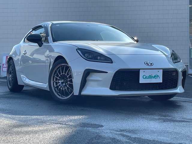トヨタ ＧＲ８６ RC 静岡県 2022(令4)年 4.1万km クリスタルホワイトパール ●社外9インチディスプレイオーディオ/(BT/iPod)/●ヒルスタートアシスト/●LEDヘッドライト/●オートライト/●革巻きステアリング/●ステアリングスイッチ/●ETC/●SARDローダウン/●フジツボマフラー/●レベライザー/●ドアバイザー/●スマートキー/●プッシュスタート/●社外フロアマット/●社外17インチアルミホイール/(ENKEI)/●ダブル＋ニーSRS＋ABS