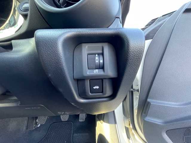 トヨタ ＧＲ８６ RC 静岡県 2022(令4)年 4.1万km クリスタルホワイトパール ●社外9インチディスプレイオーディオ/(BT/iPod)/●ヒルスタートアシスト/●LEDヘッドライト/●オートライト/●革巻きステアリング/●ステアリングスイッチ/●ETC/●SARDローダウン/●フジツボマフラー/●レベライザー/●ドアバイザー/●スマートキー/●プッシュスタート/●社外フロアマット/●社外17インチアルミホイール/(ENKEI)/●ダブル＋ニーSRS＋ABS