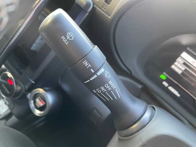 トヨタ ＧＲ８６ RC 静岡県 2022(令4)年 4.1万km クリスタルホワイトパール ●社外9インチディスプレイオーディオ/(BT/iPod)/●ヒルスタートアシスト/●LEDヘッドライト/●オートライト/●革巻きステアリング/●ステアリングスイッチ/●ETC/●SARDローダウン/●フジツボマフラー/●レベライザー/●ドアバイザー/●スマートキー/●プッシュスタート/●社外フロアマット/●社外17インチアルミホイール/(ENKEI)/●ダブル＋ニーSRS＋ABS