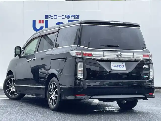 日産 エルグランド 250HWS アーバンクロム 埼玉県 2012(平24)年 12万km ファントムブラック (株)IDOMが運営する【じしゃロン鳩ヶ谷店】の自社ローン専用車両になりますこちらは現金またはオートローンご利用時の価格です。自社ローンご希望の方は別途その旨お申付け下さい/純正ナビ/フルセグTV/（CD/DVD/BT/AUX/AM/FM）/両側パワースライドドア/ETC/ハーフレザーシート/オットマン/スマートキー/プッシュスタート/社外アルミホイール/純正フロアマット/ドアバイザー/オートライト/フォグランプ